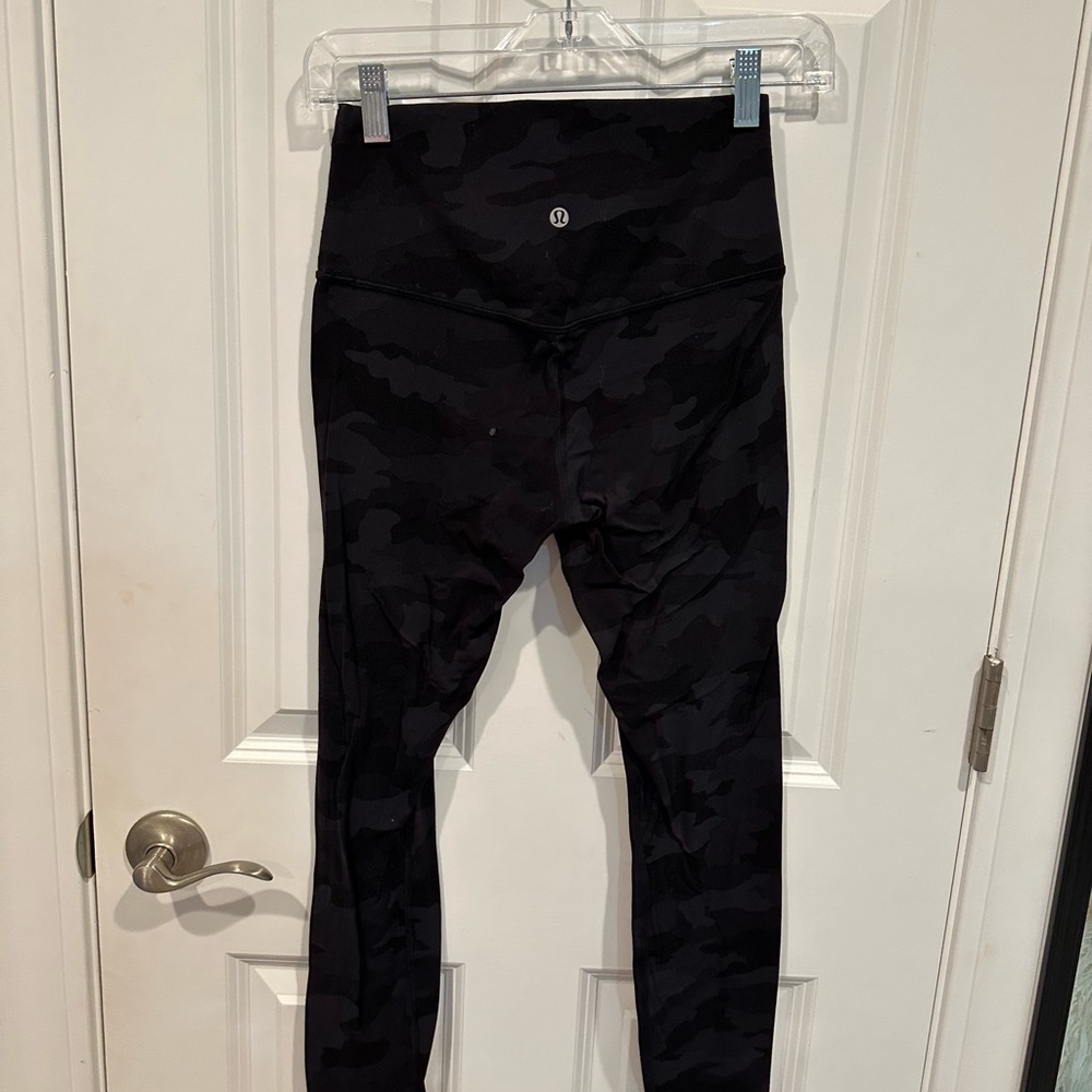Lululemon align camo leggings size 6 perfect condition